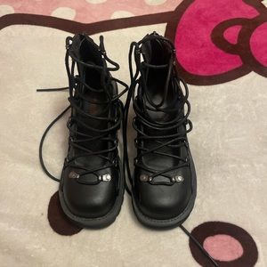 COPY - bratty-32 demonias platform